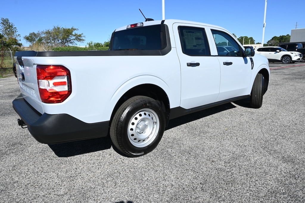 New 2025 Ford Maverick XL Truck SuperCrew