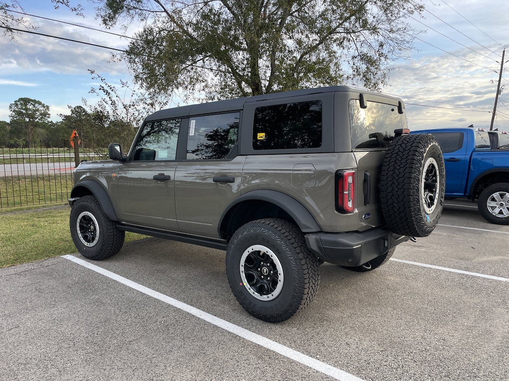 New 2025 Ford Bronco Badlands SUV