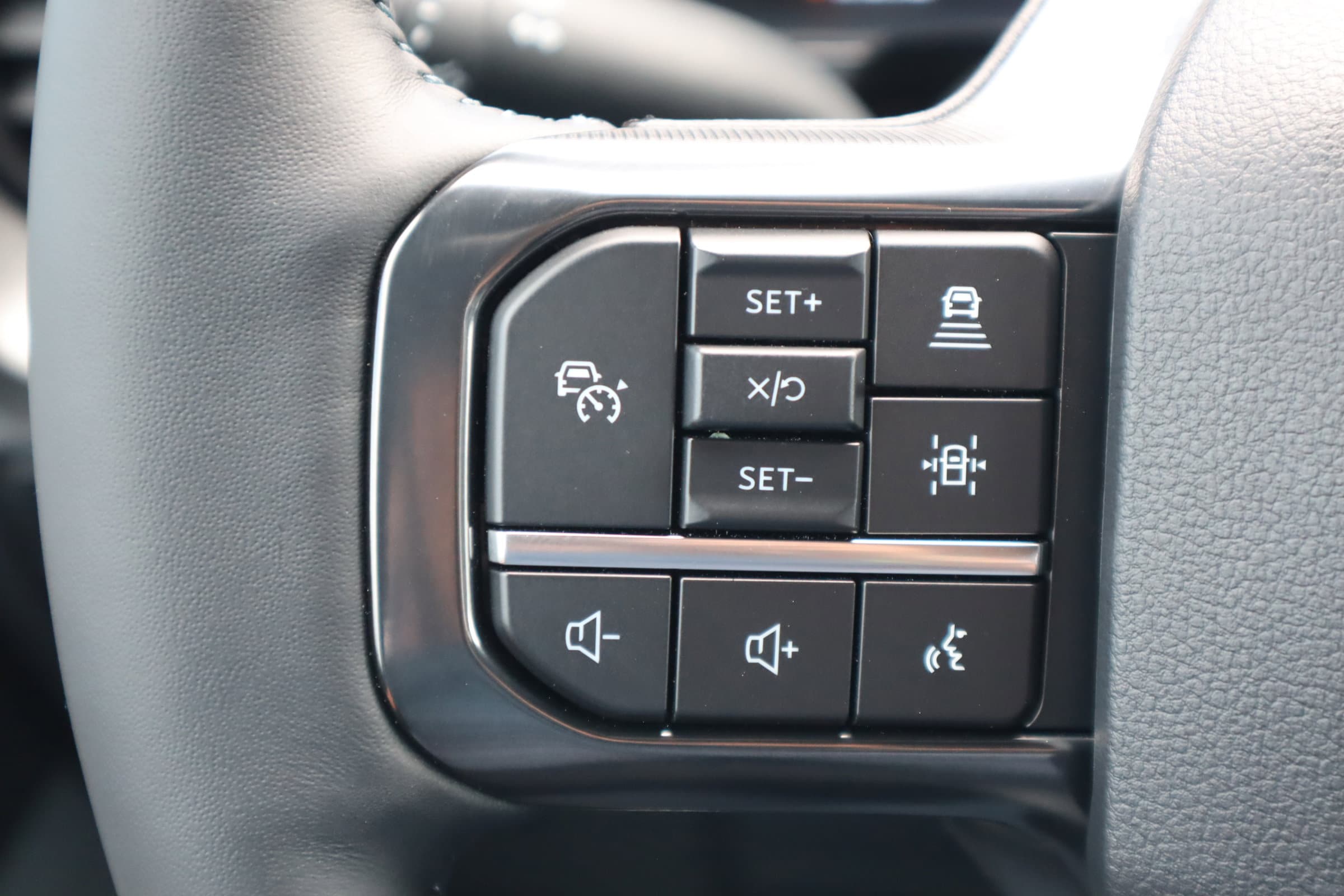 2025 Ford F-150 Platinum - Photo 18