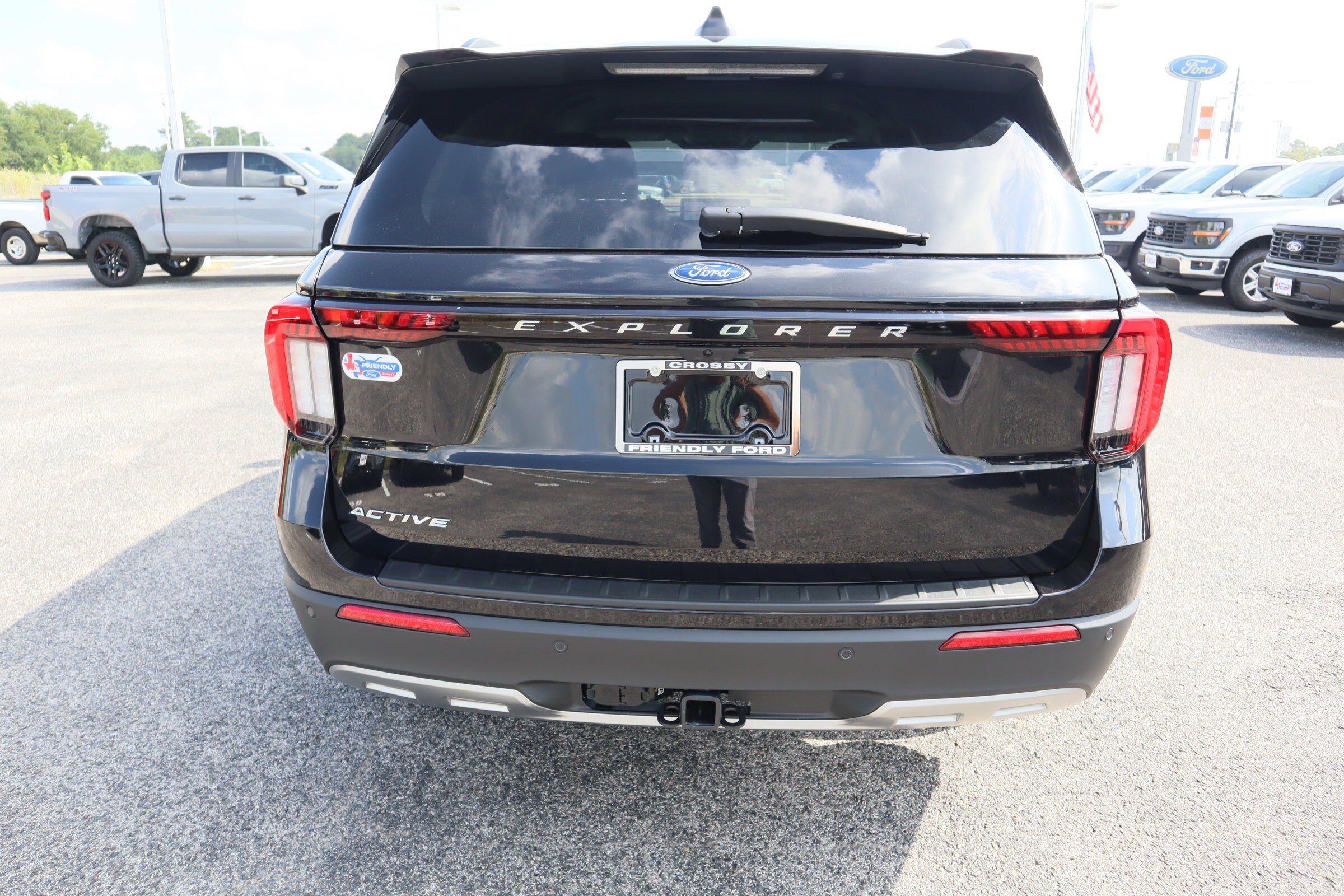 2025 Ford Explorer photo 4