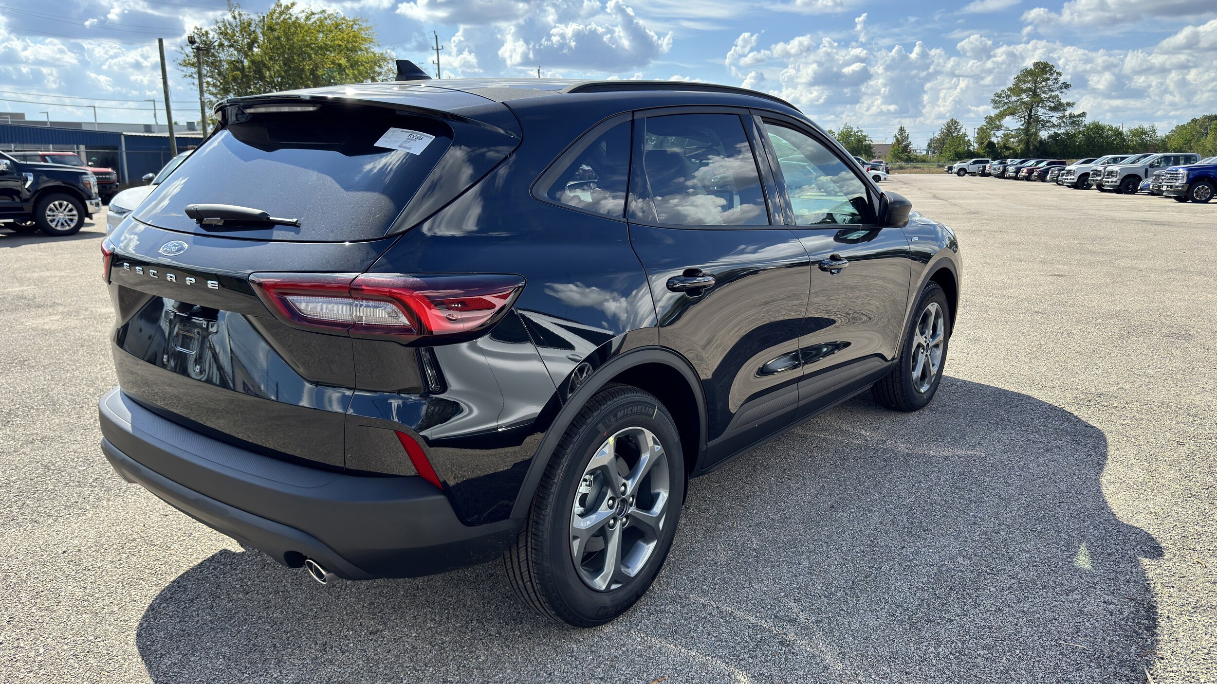 2026 Ford Escape ST-Line photo 3
