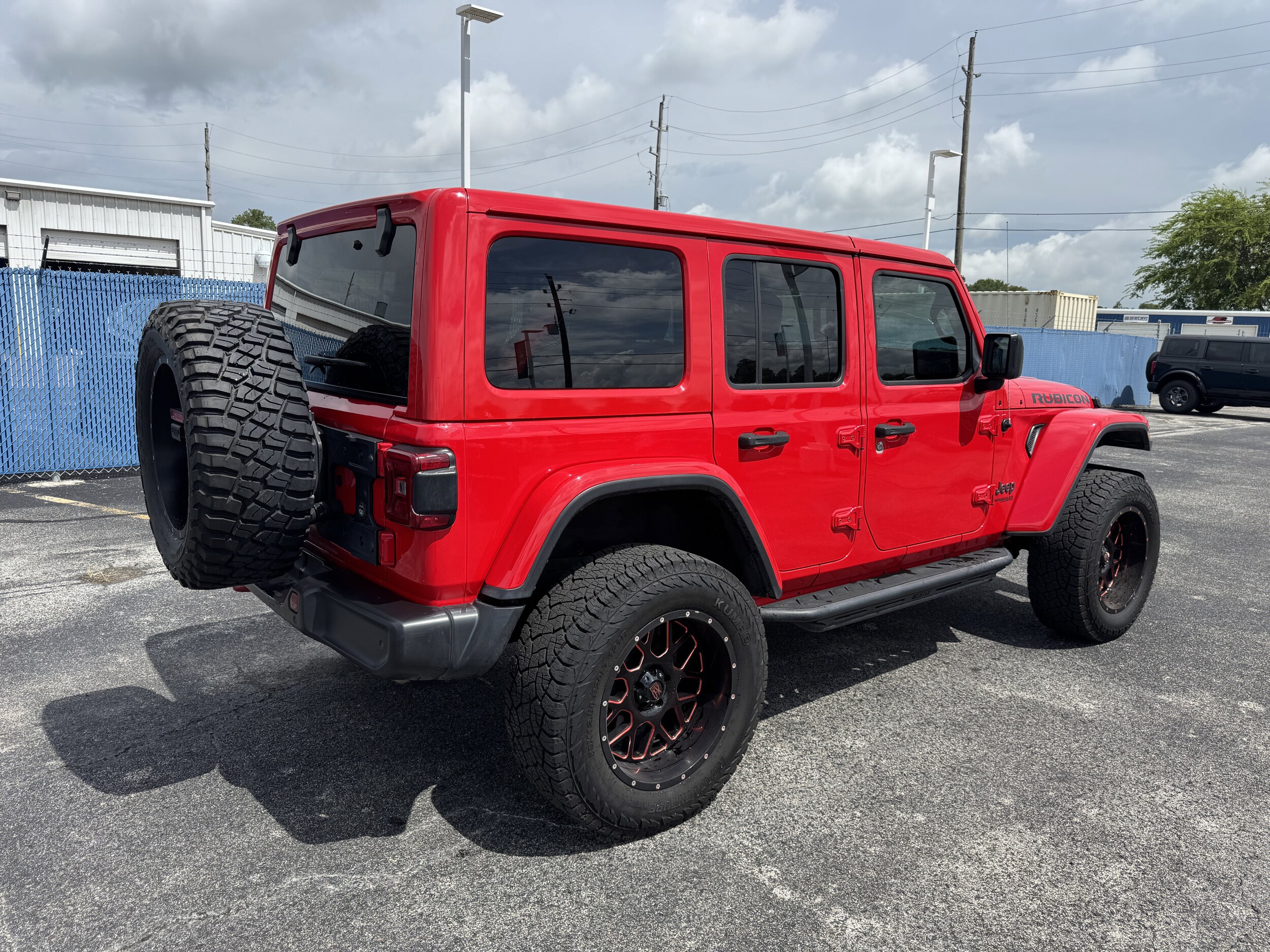 2019 Jeep Wrangler Unlimited Rubicon photo 2