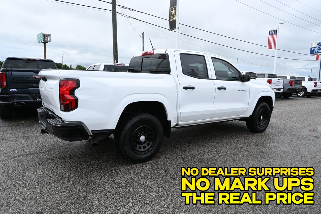 Used 2025 Chevrolet Colorado WT Truck Crew Cab