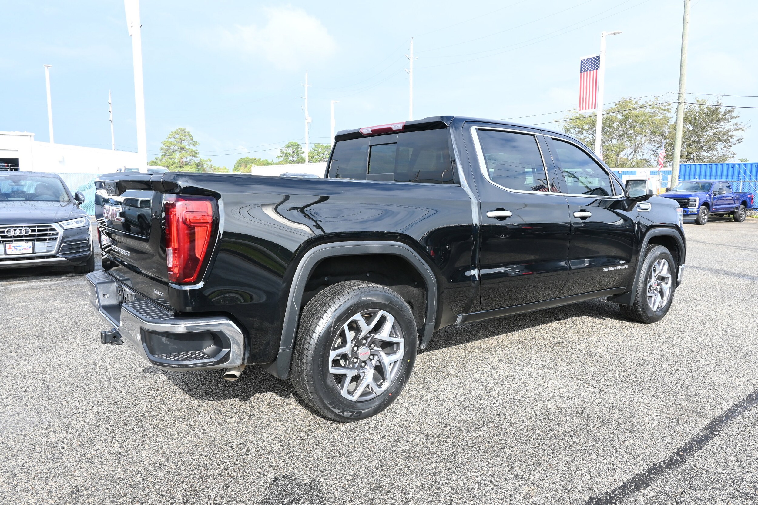 2024 Gmc Sierra SLT photo 2