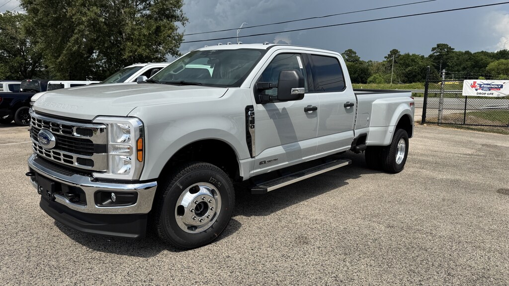 New 2026 Ford F-350 XLT Truck Crew Cab