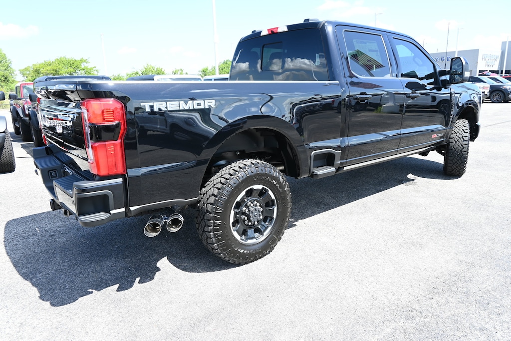 New 2026 Ford F-250 Platinum Truck Crew Cab