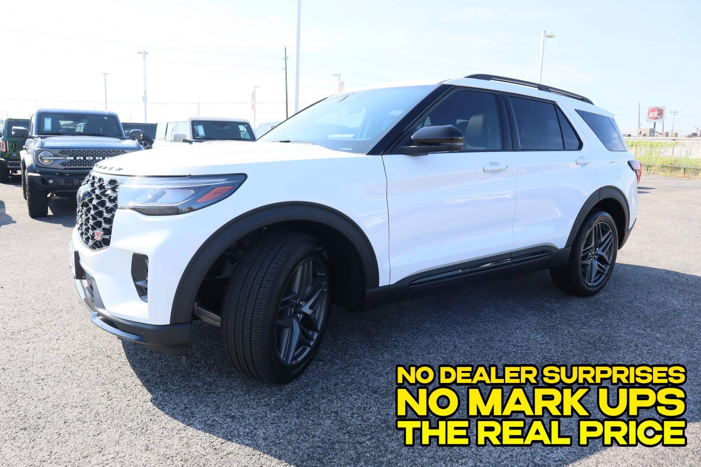 2025 Ford Explorer ST - Photo 9