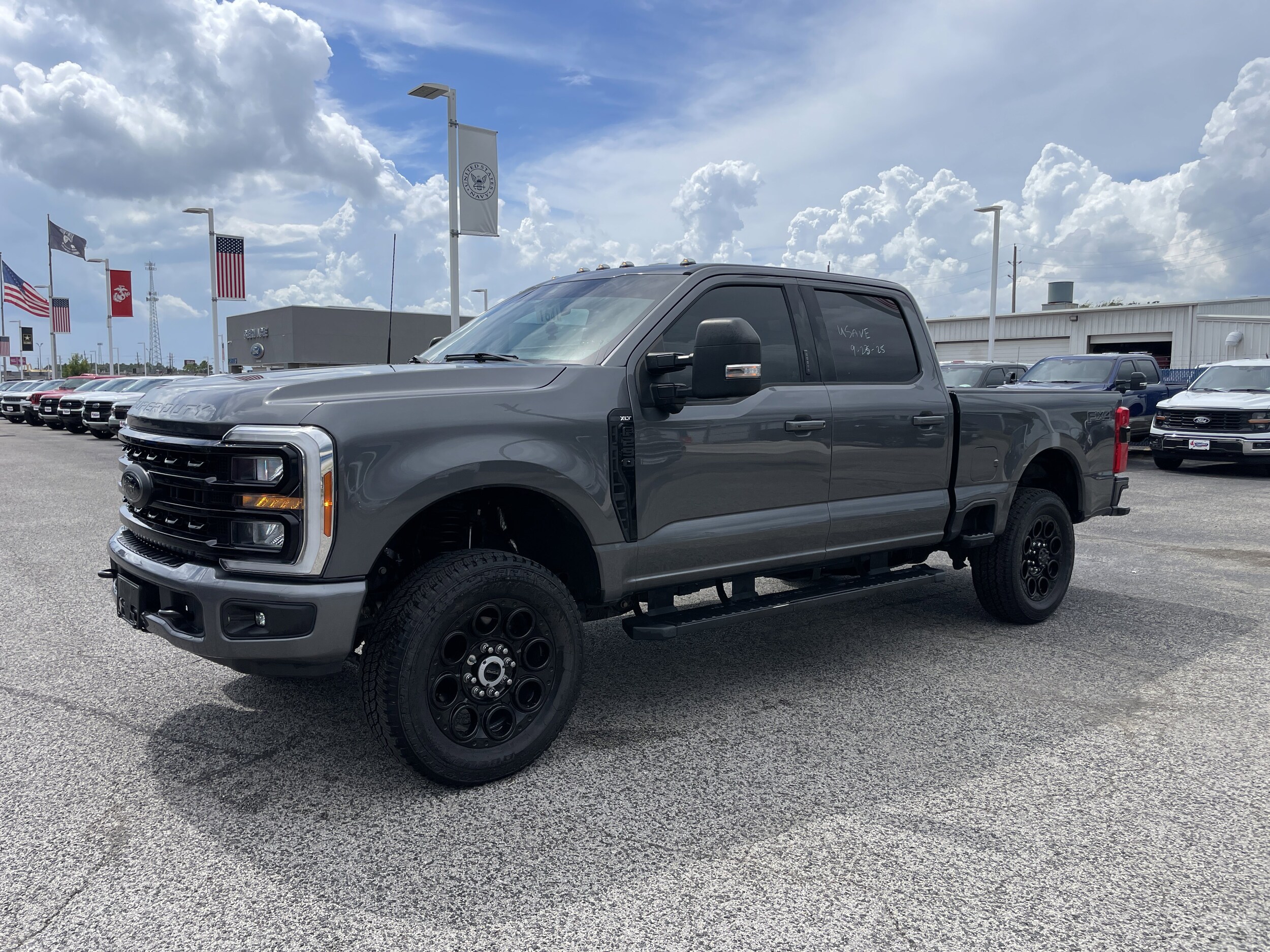 2023 Ford F-250 XLT photo 4
