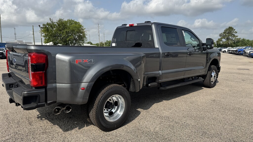 New 2026 Ford F-350 XL Truck Crew Cab