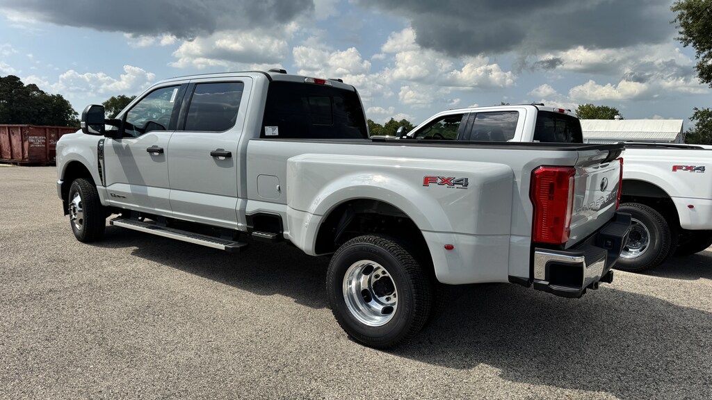 New 2026 Ford F-350 XLT Truck Crew Cab