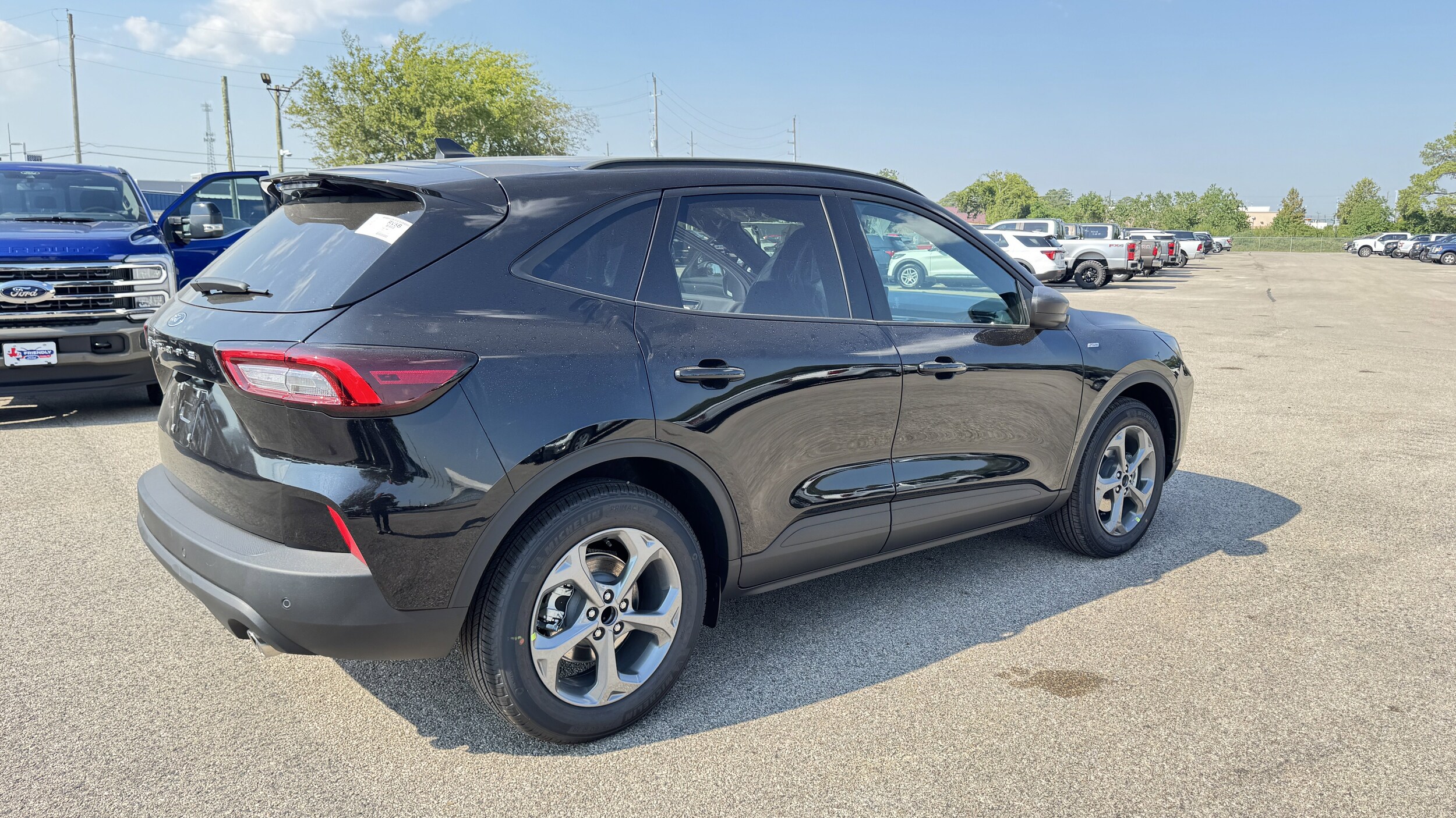 2026 Ford Escape ST-Line photo 3