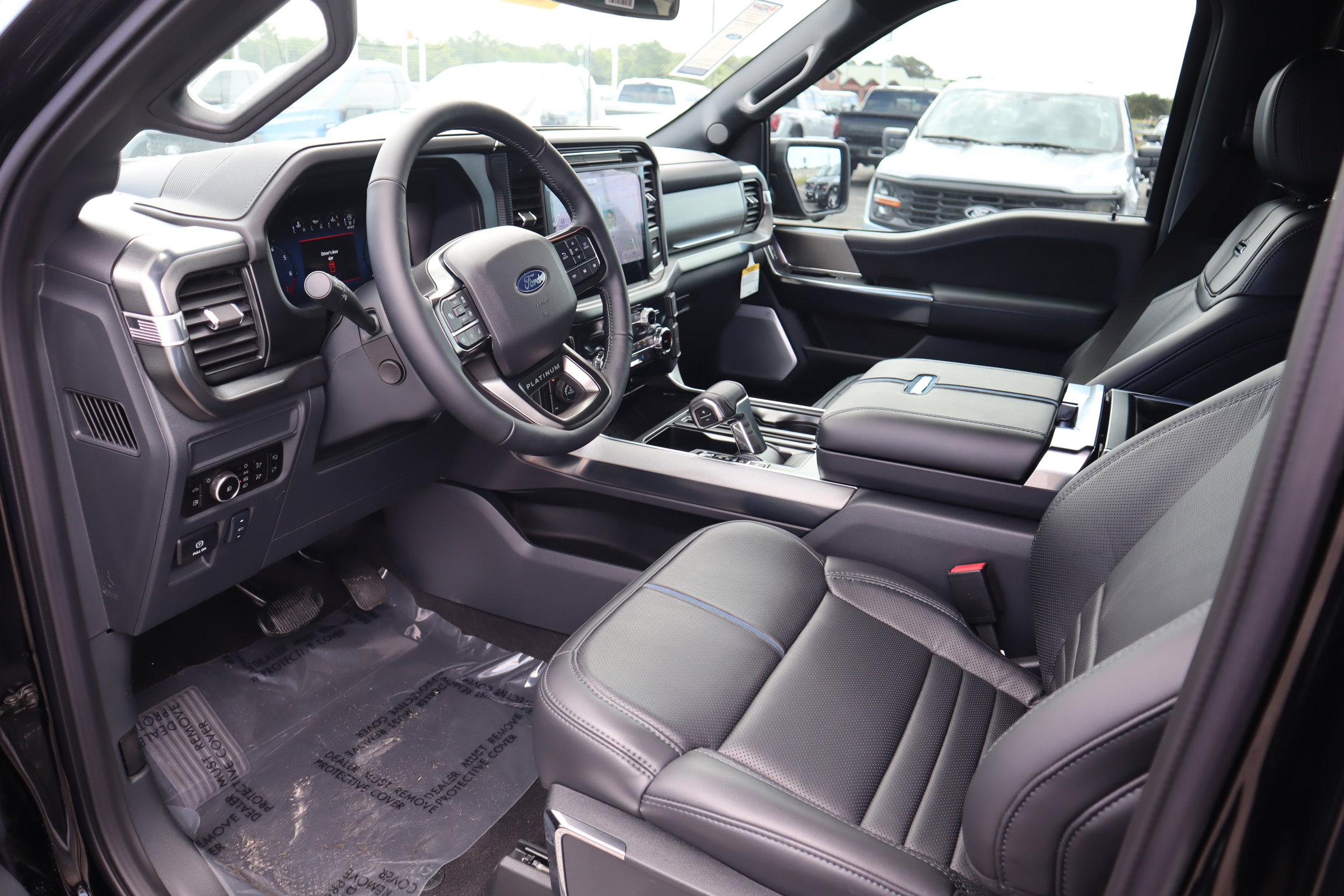 2025 Ford F-150 Platinum - Photo 17
