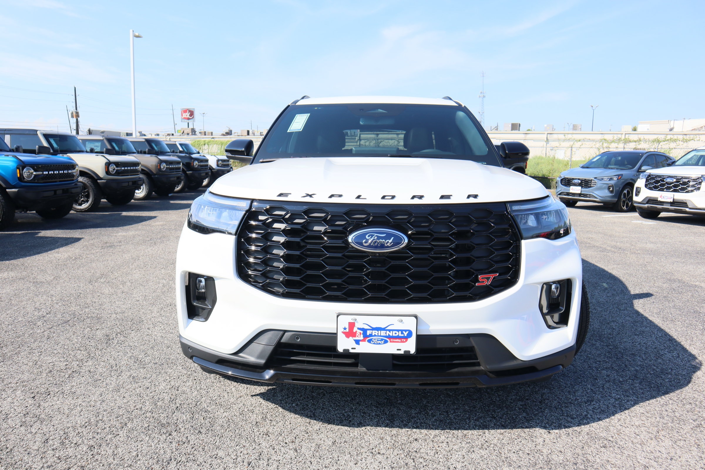 2025 Ford Explorer ST - Photo 10