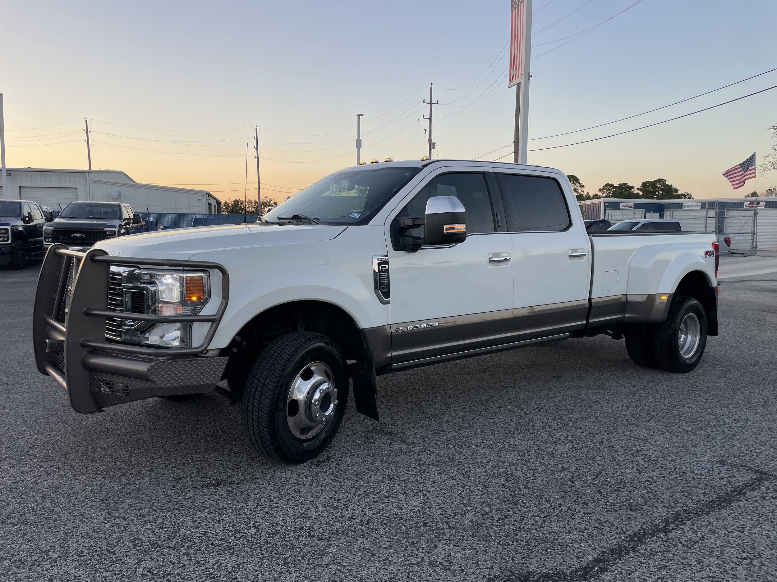 2022 Ford F-350 photo 4