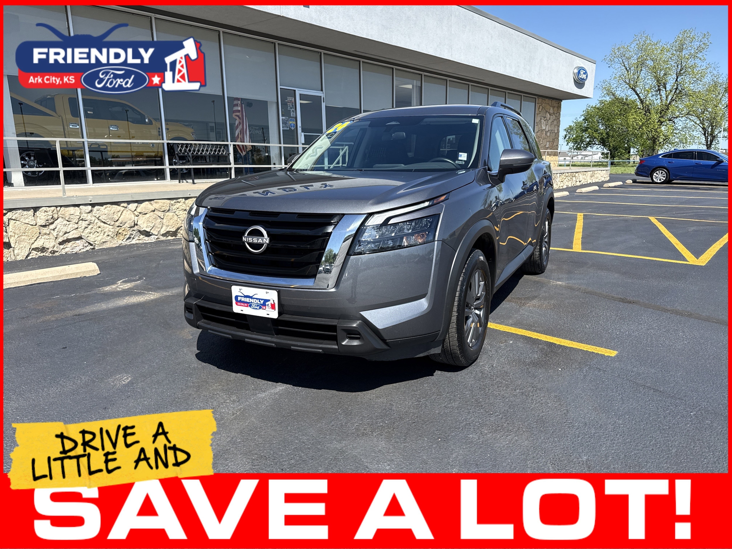 2024 Nissan Pathfinder SV 2WD's photo