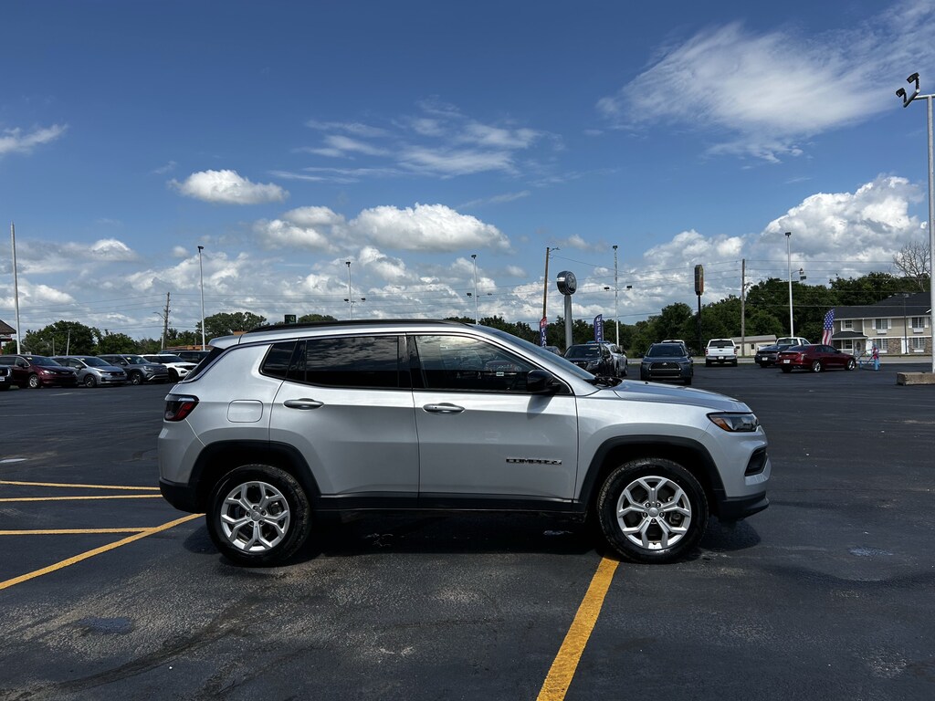 Used 2024 Jeep Compass Latitude Latitude 4x4