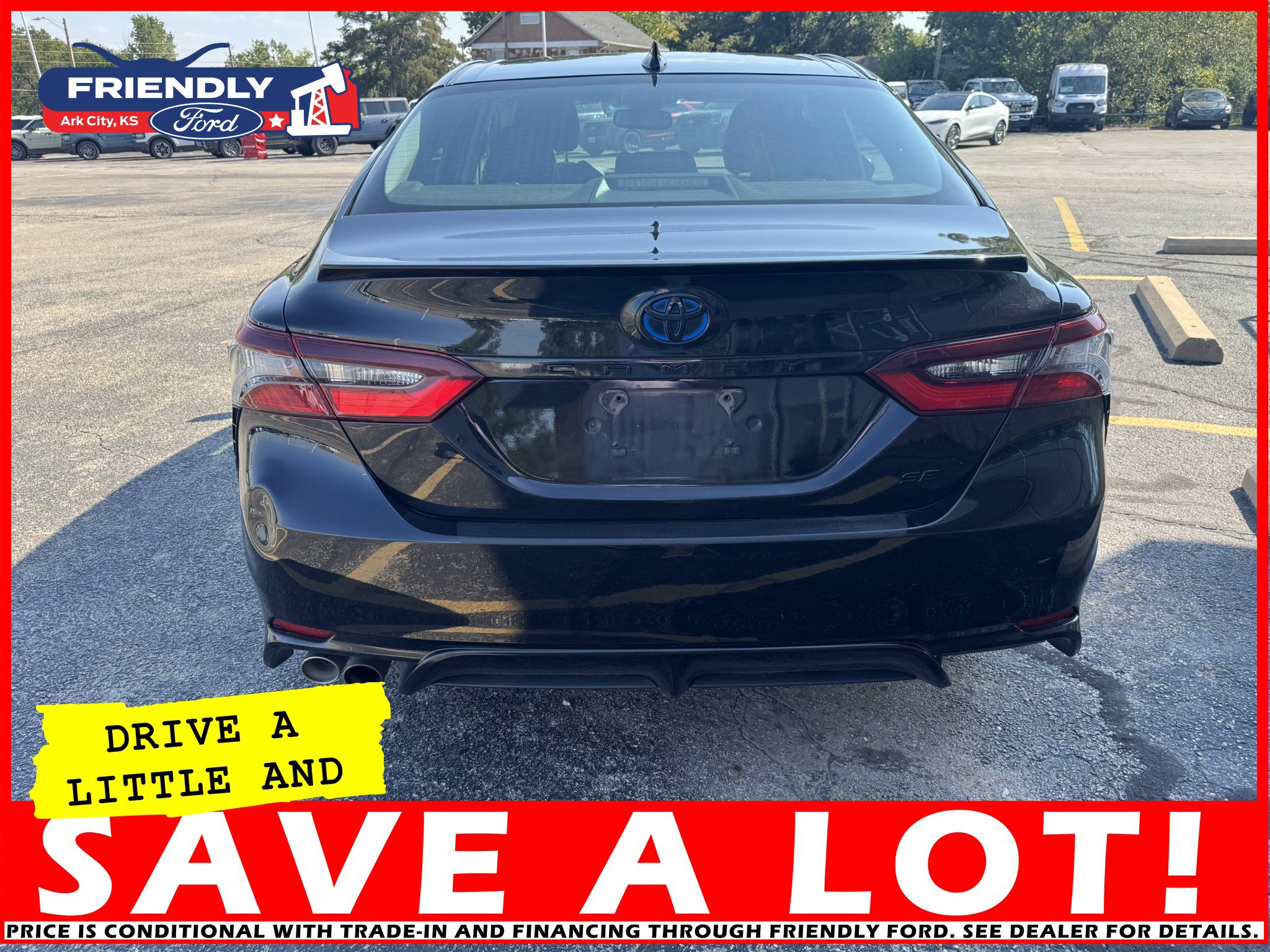 2024 Toyota Camry Hybrid SE photo 3