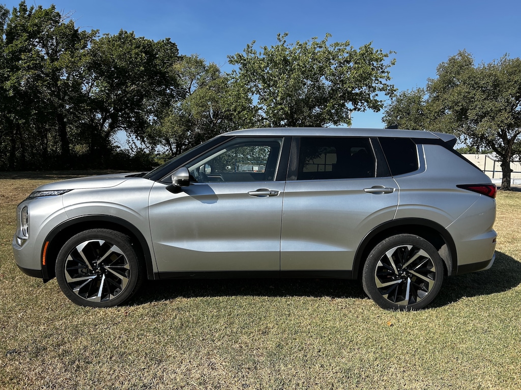 Used 2024 Mitsubishi Outlander SE SE S-AWC