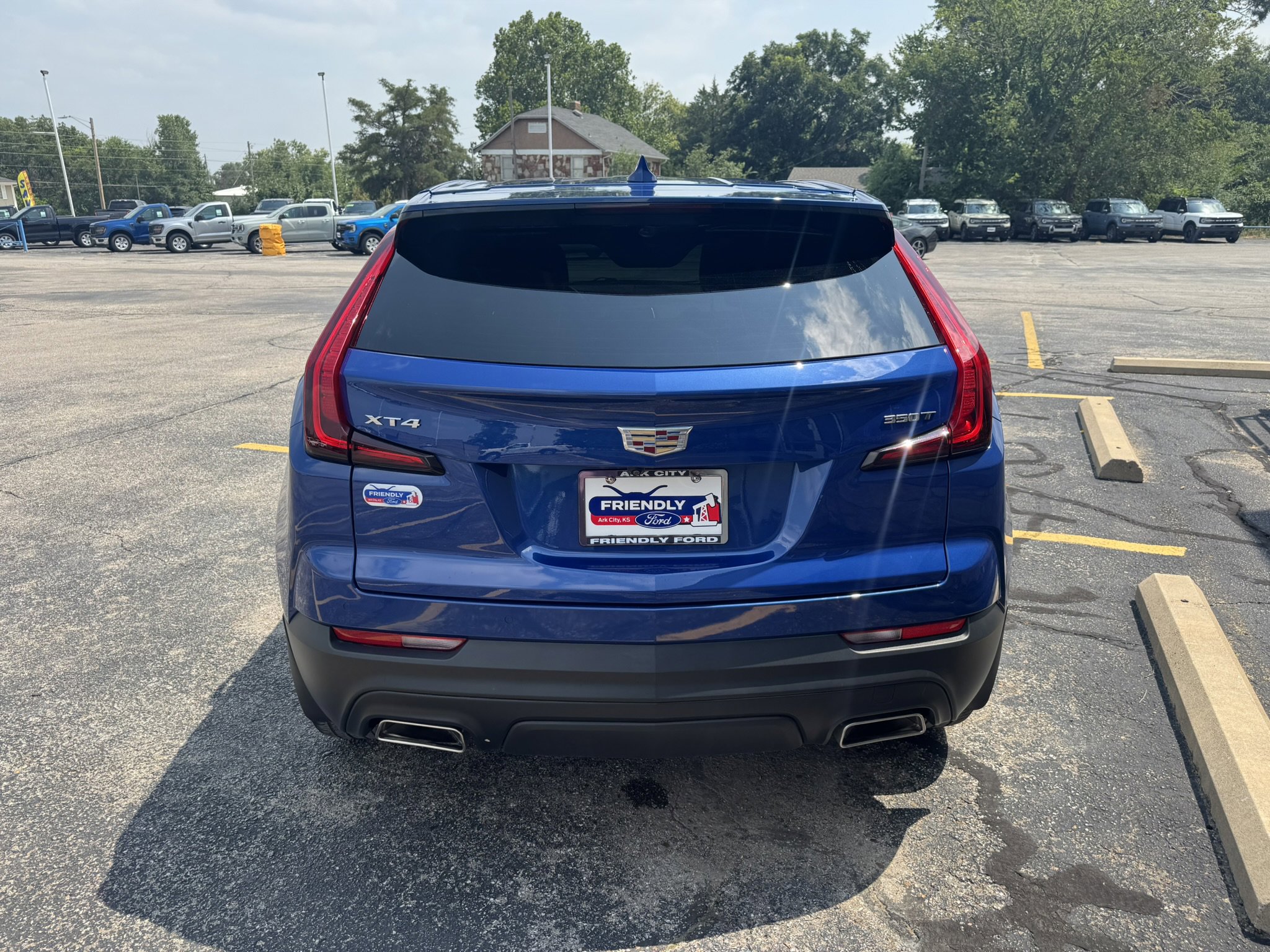 2023 Cadillac XT4 Luxury photo 4