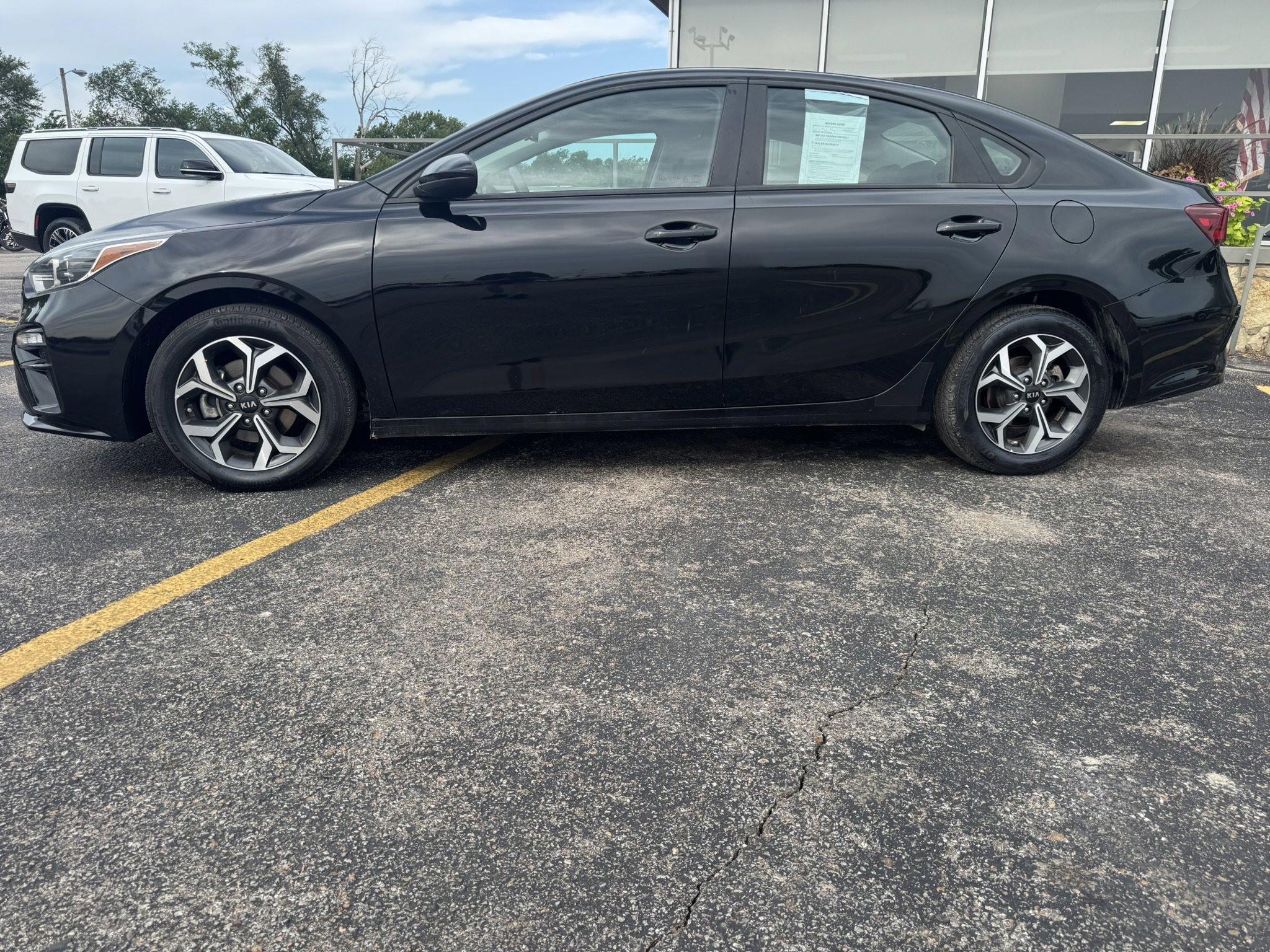 Used 2021 Kia Forte LXS with VIN 3KPF24AD4ME351245 for sale in Arkansas City, KS