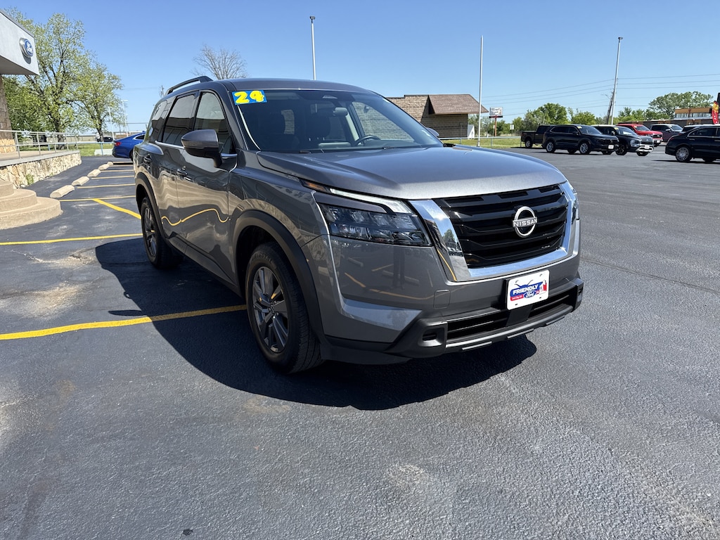 Used 2024 Nissan Pathfinder SV SV 2WD