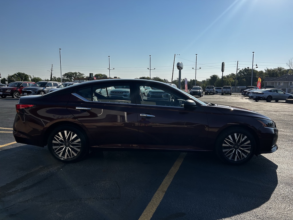 Used 2025 Nissan Altima SV SV FWD