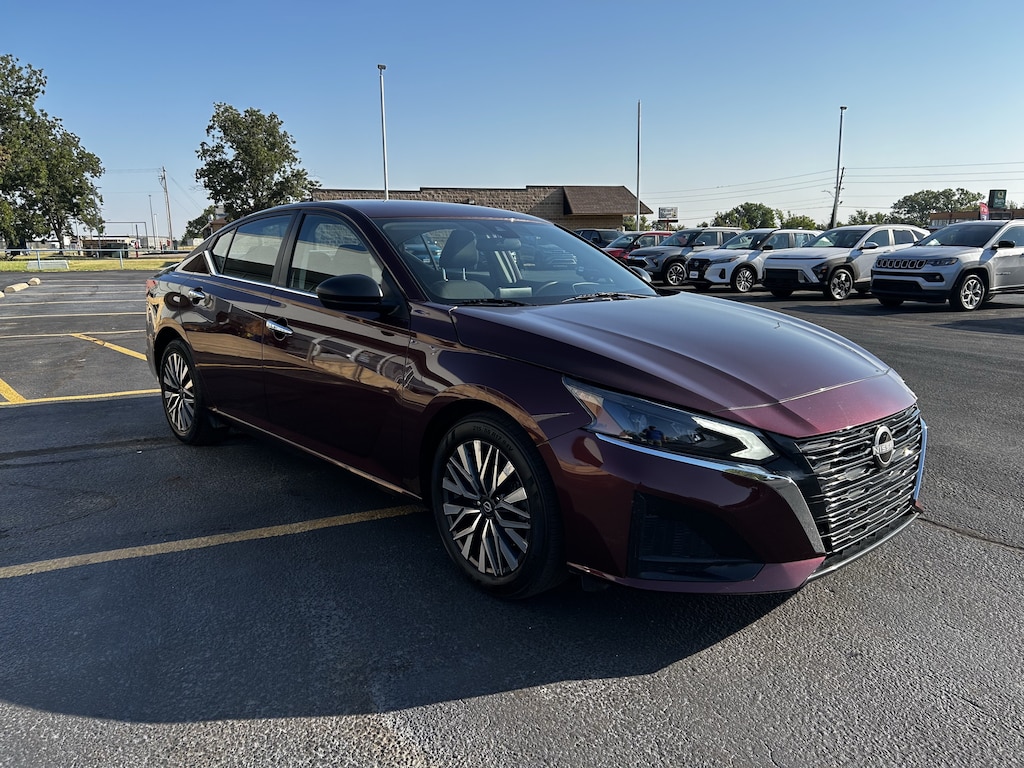 Used 2025 Nissan Altima SV SV FWD