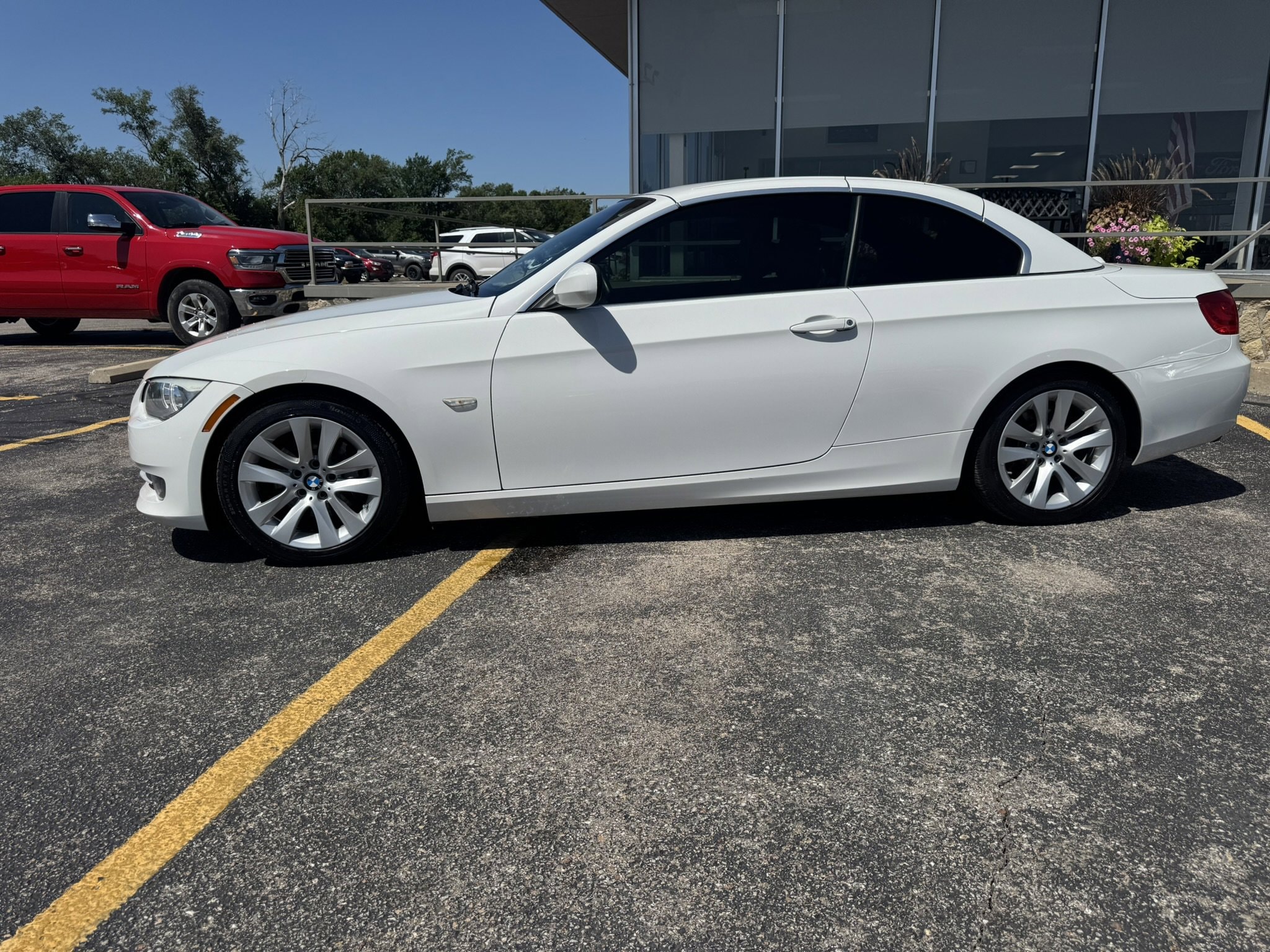 Used 2013 BMW 3 Series 328i with VIN WBADW7C54DE733044 for sale in Arkansas City, KS