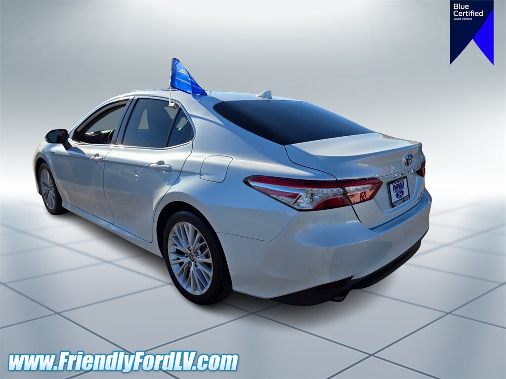 2020 Toyota Camry Hybrid XLE photo 4