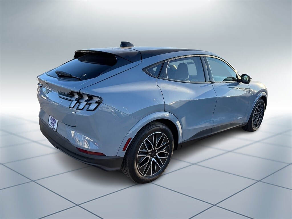 2025 Ford Mustang Mach-E Premium photo 3