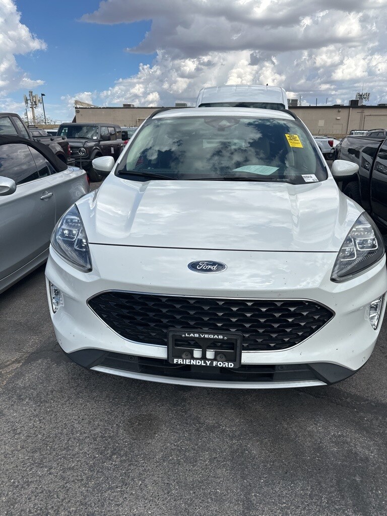 2020 Ford Escape Titanium photo 2