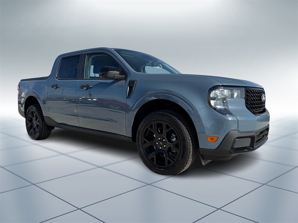 2025 Ford Maverick XLT photo 2