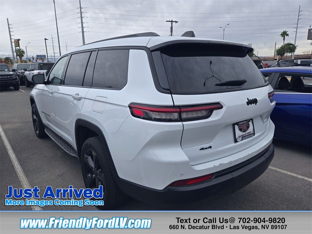 2023 Jeep Grand Cherokee Altitude photo 3