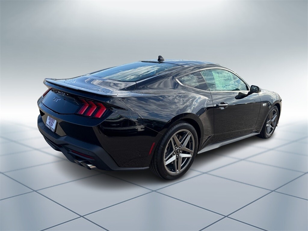 2025 Ford Mustang GT photo 3