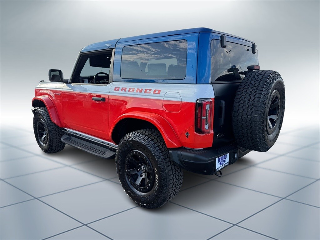 2025 Ford Bronco First Edition photo 3