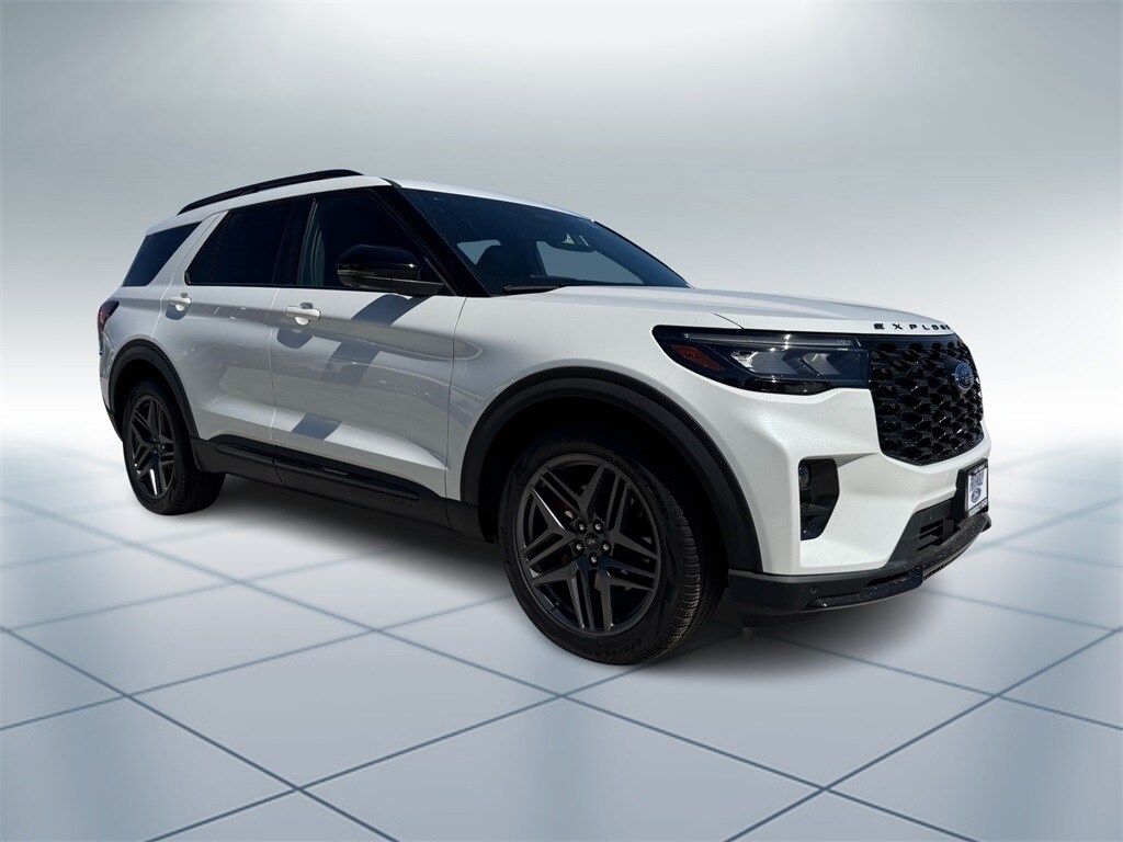 2025 Ford Explorer ST photo 2