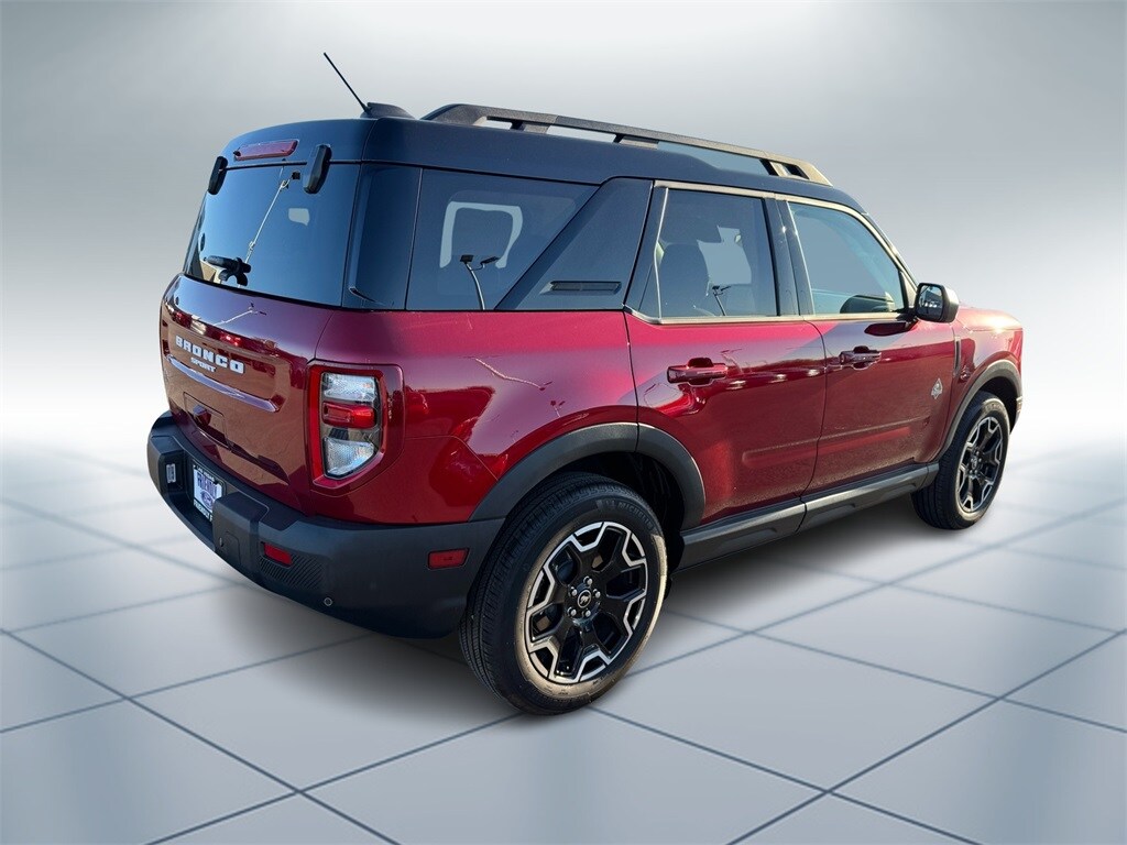 2025 Ford Bronco Sport Outer Banks photo 2