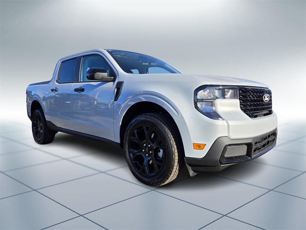2025 Ford Maverick XLT photo 2