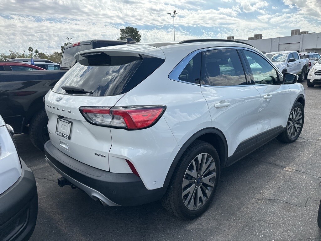 2020 Ford Escape Titanium photo 3