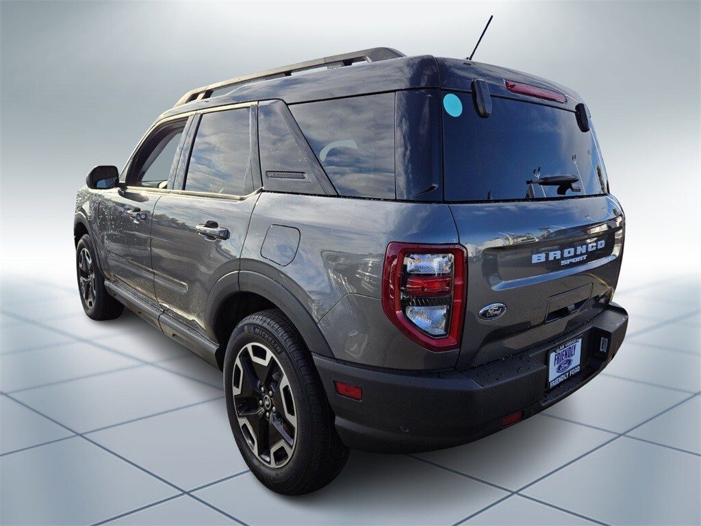 2024 Ford Bronco Sport Outer Banks photo 3