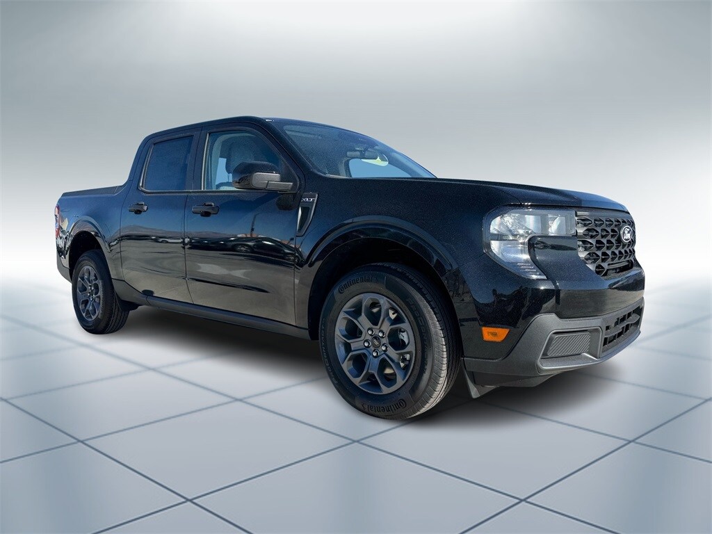 2025 Ford Maverick XLT photo 2