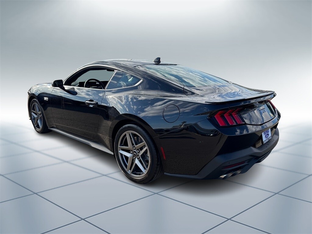 2025 Ford Mustang GT photo 4