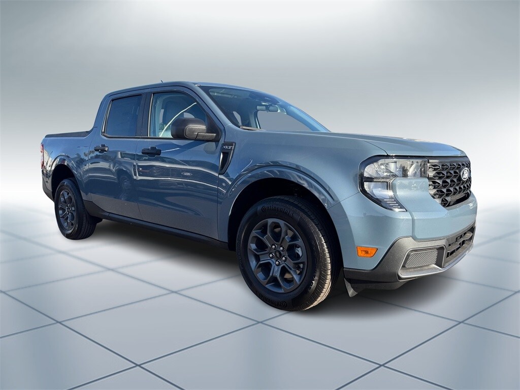 2025 Ford Maverick XLT photo 2