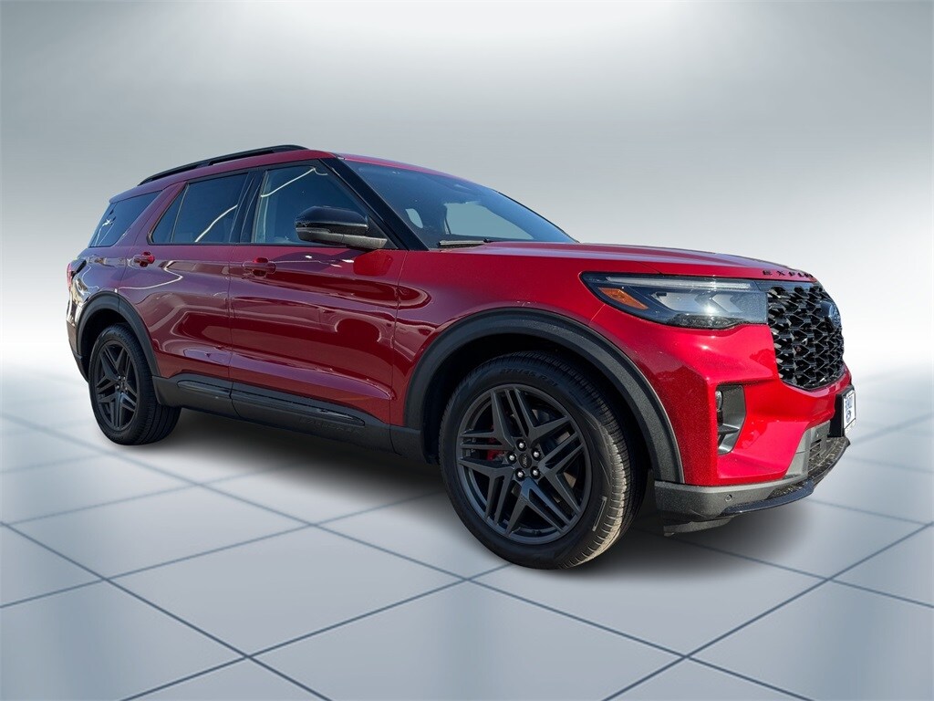 2025 Ford Explorer ST photo 2