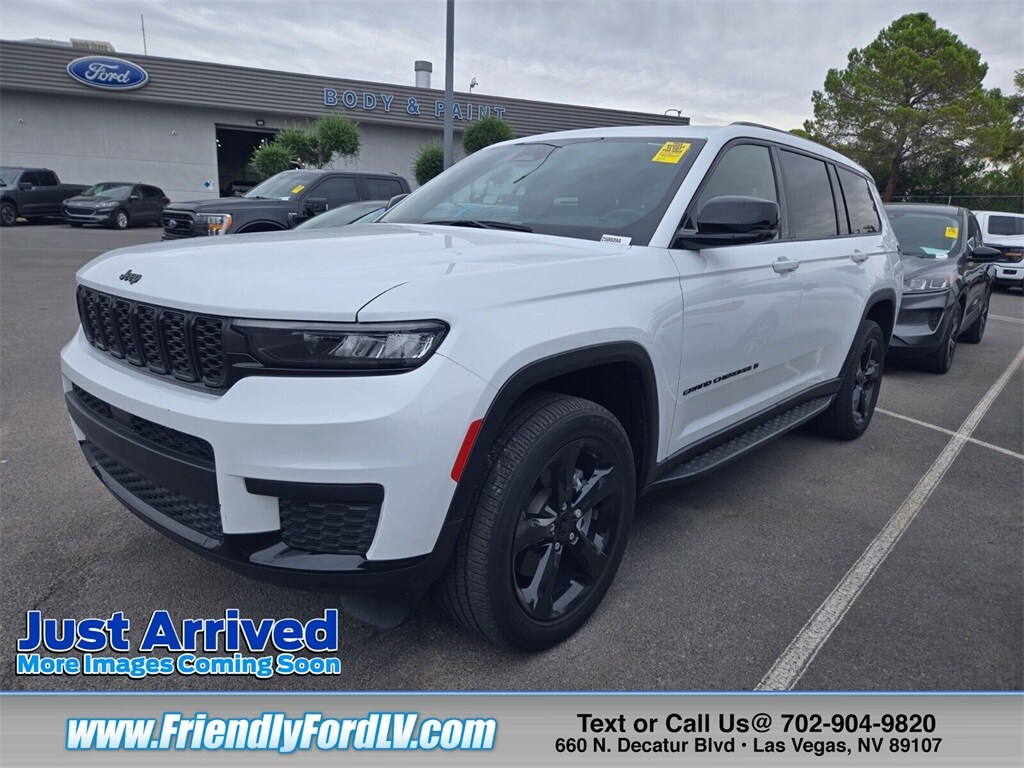 2023 Jeep Grand Cherokee Altitude photo 2