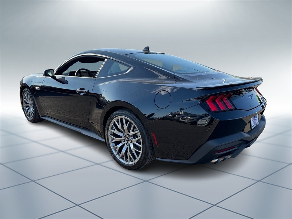 2025 Ford Mustang GT Premium photo 4