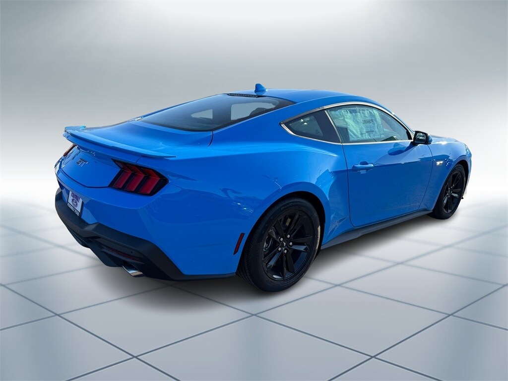 2025 Ford Mustang GT photo 3