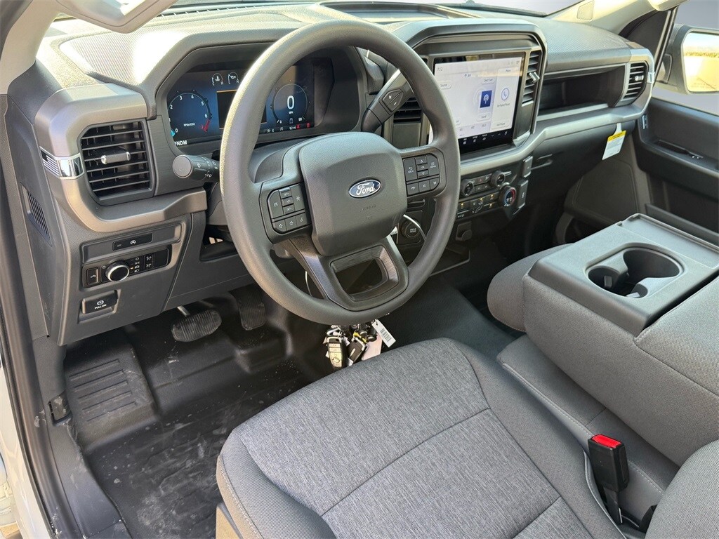 2025 Ford F-150 XL photo 4