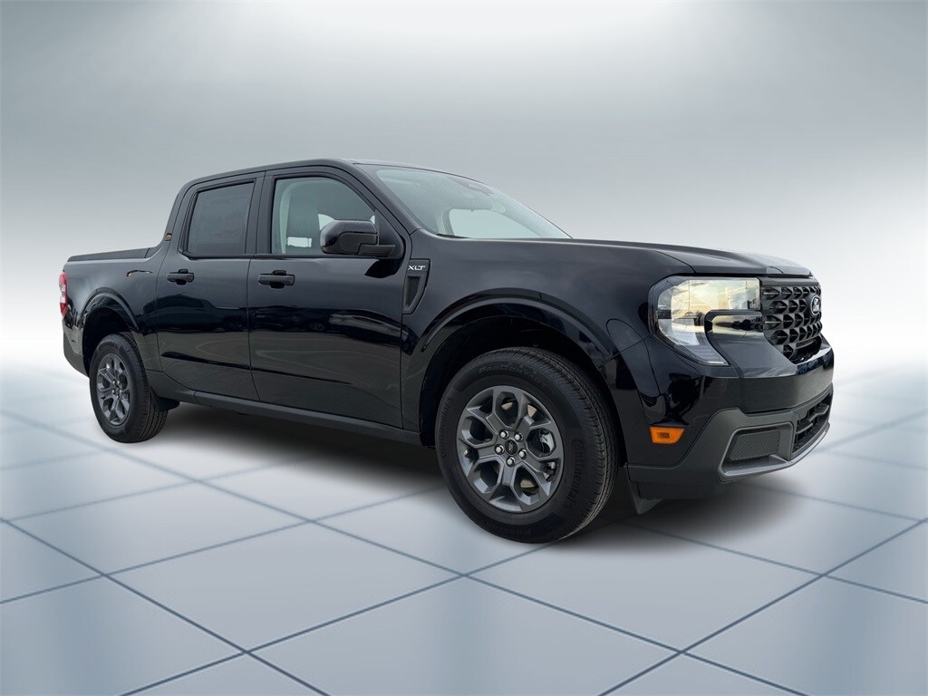 2025 Ford Maverick XLT photo 2