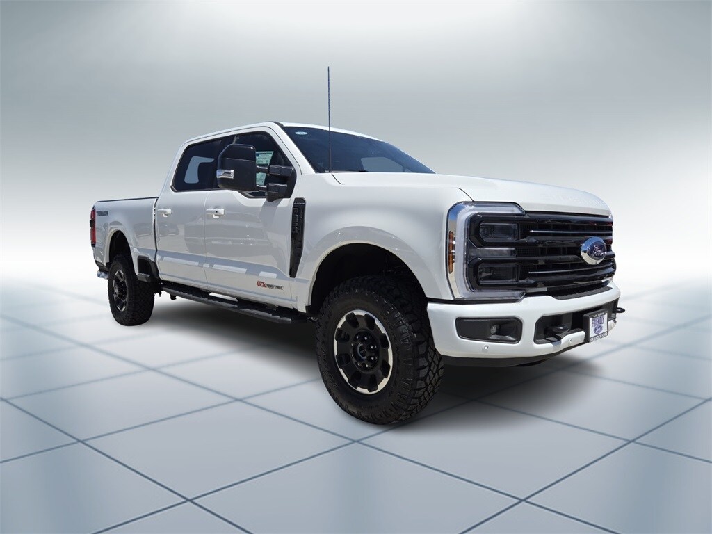 2025 Ford F-250 Platinum photo 2